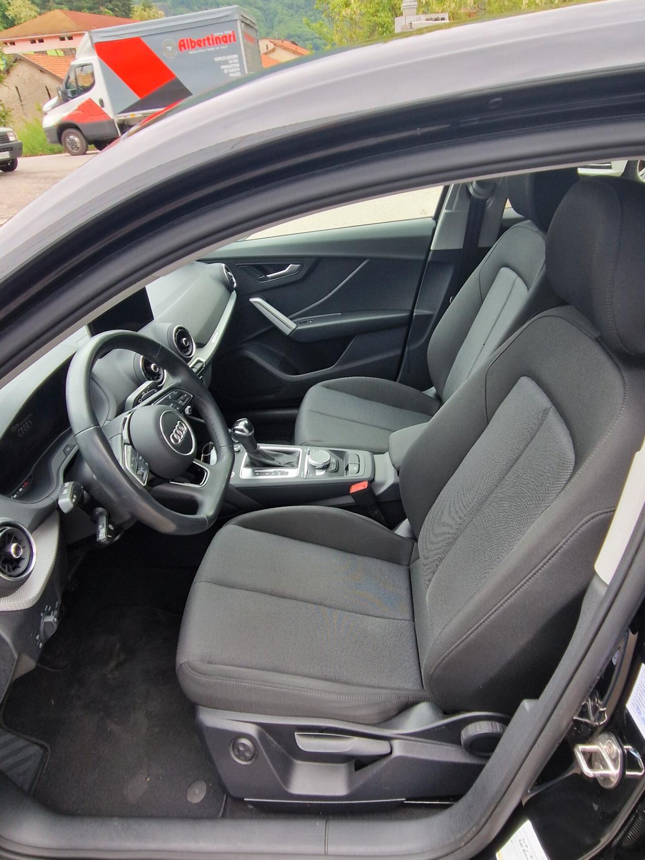 Audi Q2 35 TDI quattro S tronic Identity Black
