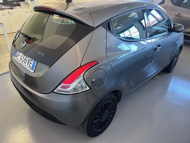 LANCIA Ypsilon 1.0 FireFly 5 porte S&S Hybrid Ecochic Gold