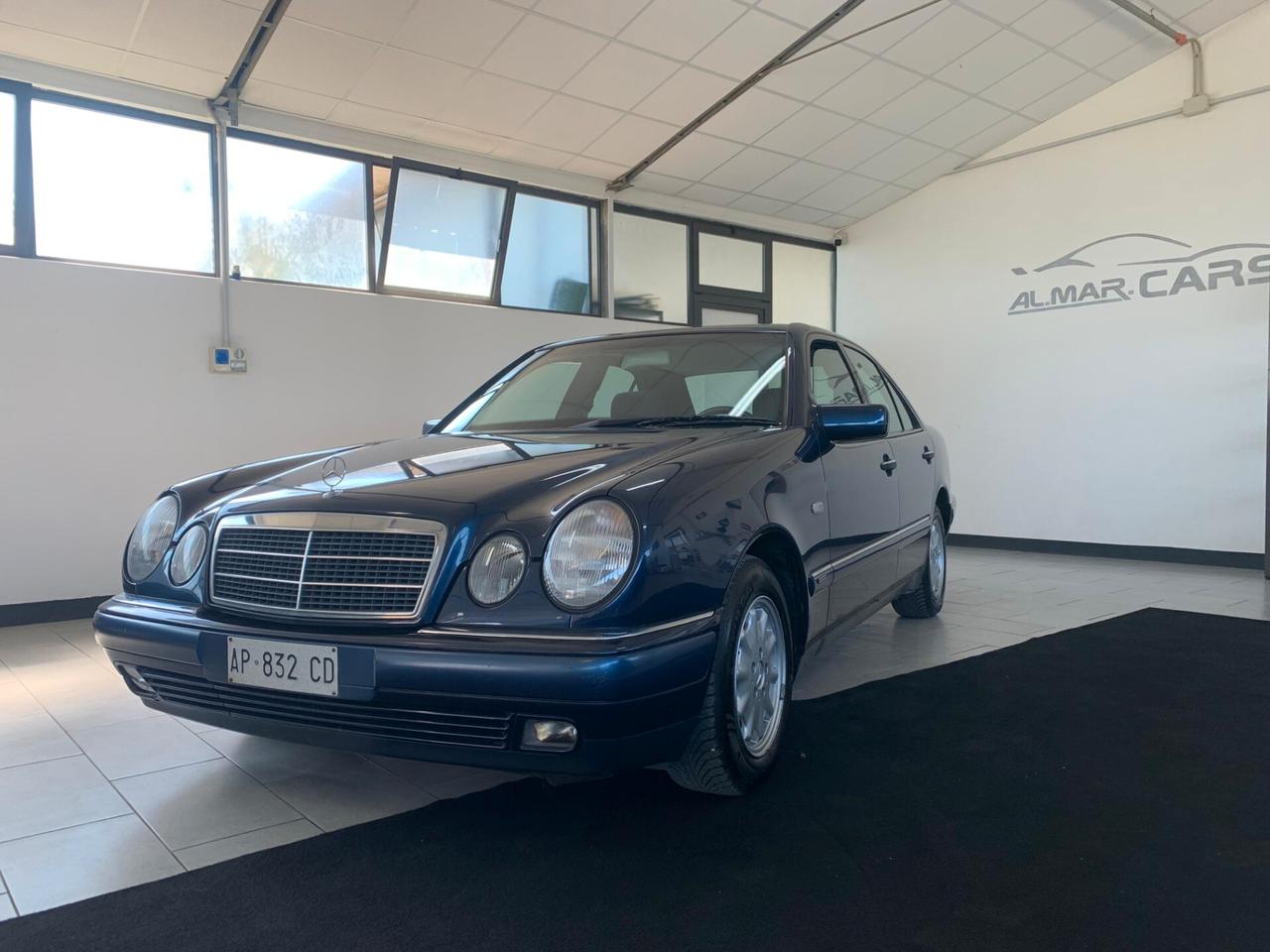 Mercedes-benz E 250 diesel cat Elegance