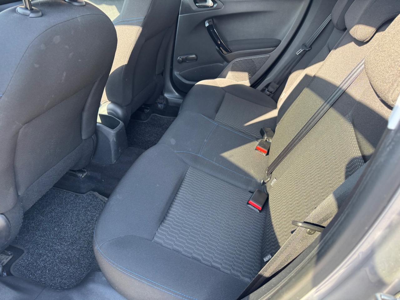 Peugeot 208 PureTech 82 5 porte Allure