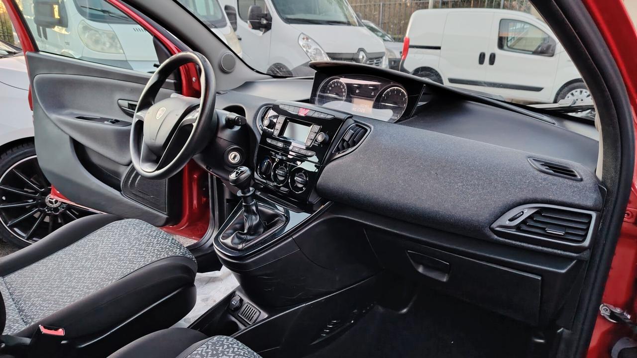 Lancia Ypsilon 1.2 69 CV 5 porte S&S Platinum