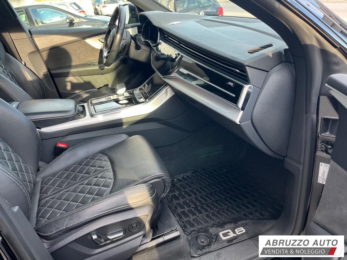 AUDI Q8 50 TDI 286 CV quattro tiptronic Sport Tetto+Gancio