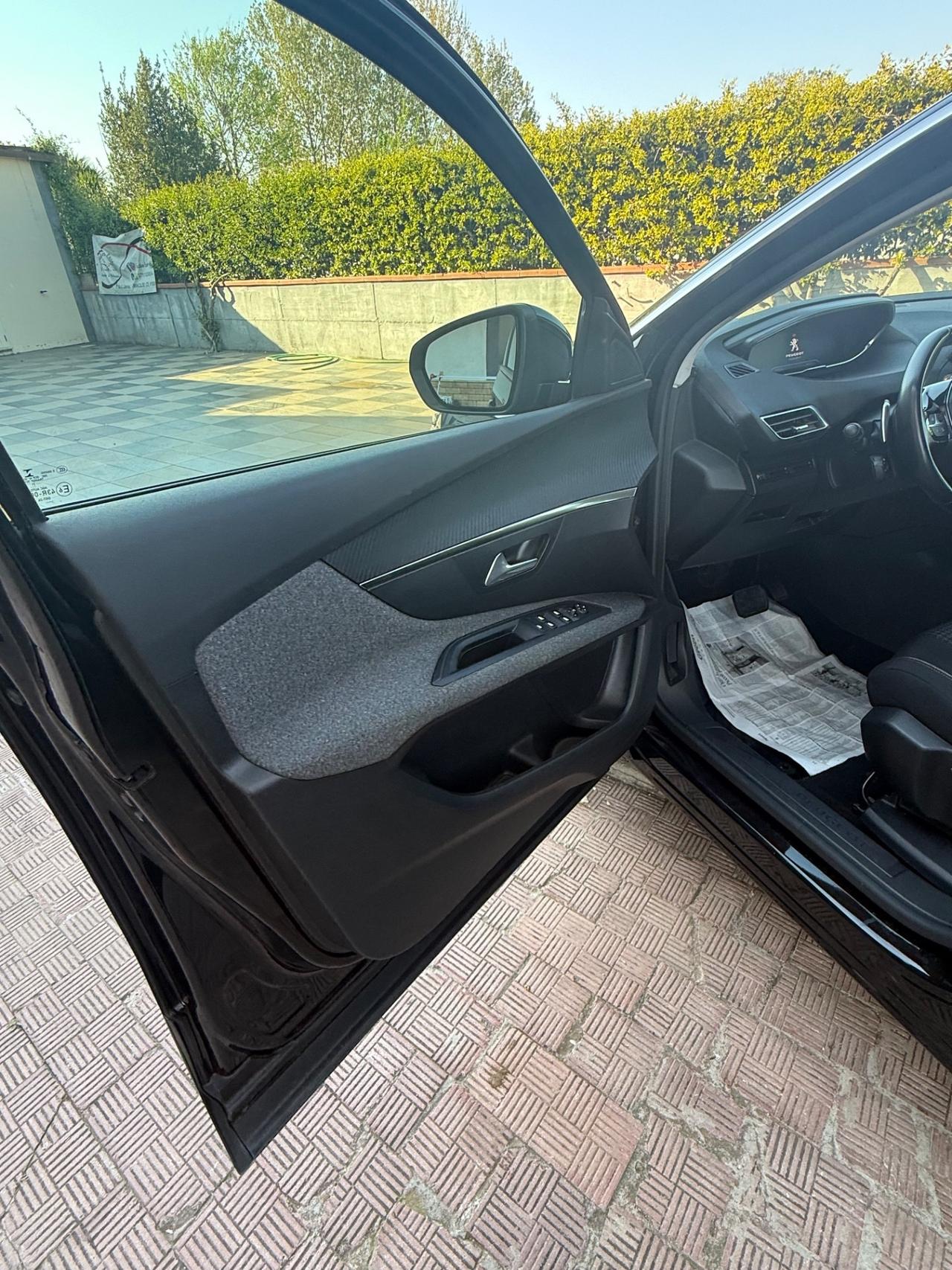 Peugeot 3008 BlueHDi 130 S&S Allure