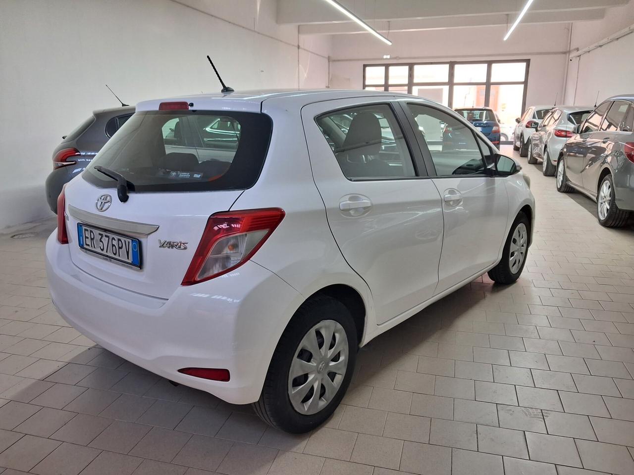 Toyota Yaris 1.0 5 porte Lounge