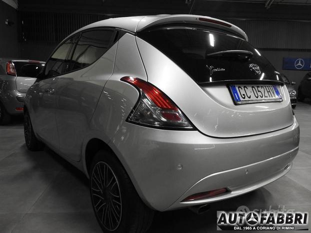 LANCIA - Ypsilon - 1.0 FireFly 5p. S&S Hybrid Gold