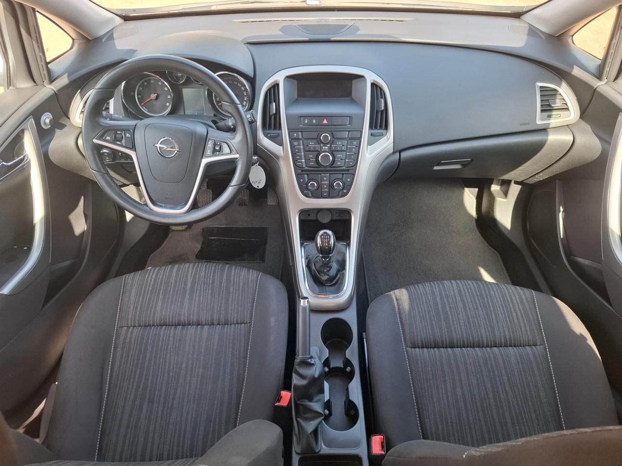 Opel Astra 1.4 100CV 5 porte Cosmo