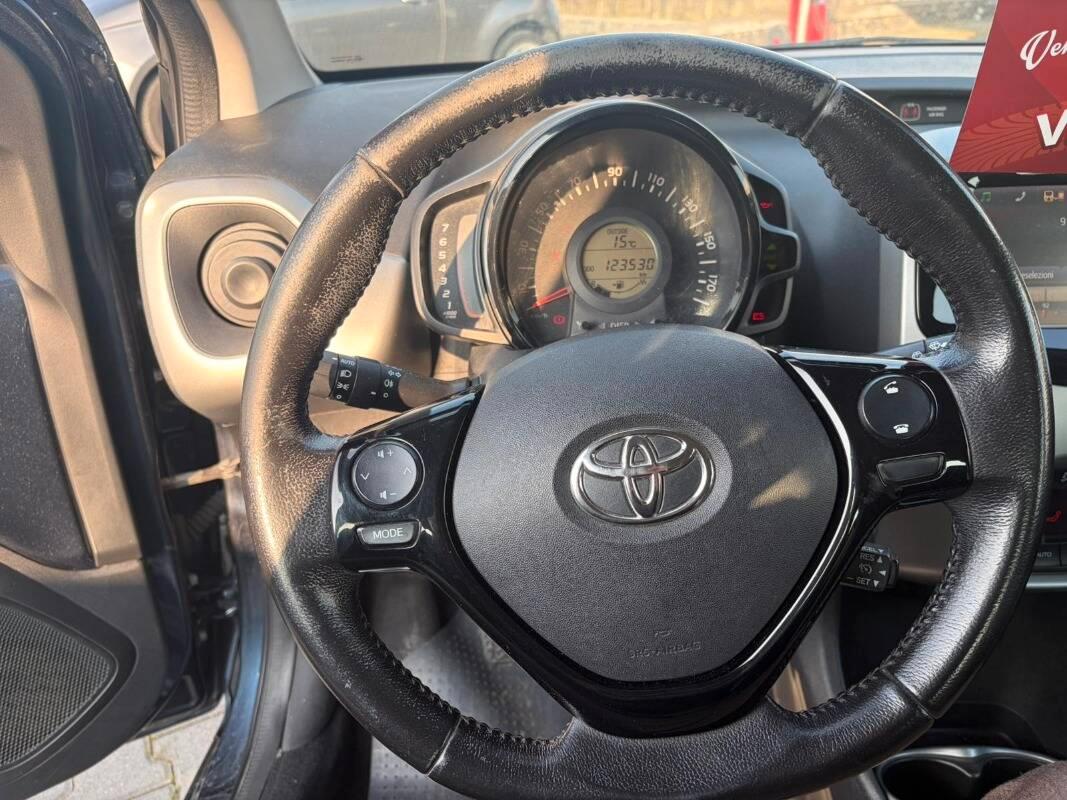 Toyota Aygo 1.0 x-pure 5p