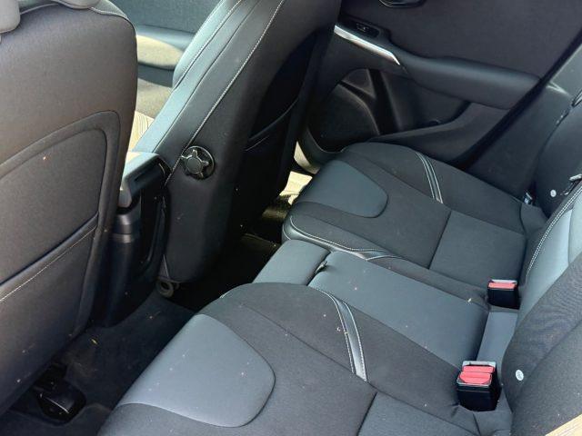 VOLVO V40 D3 Momentum