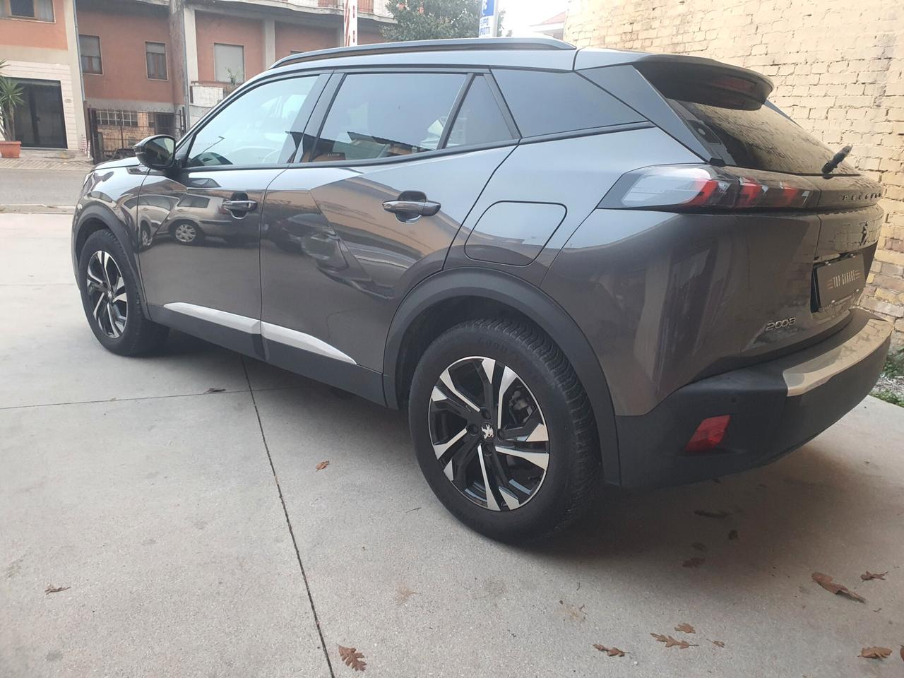 Peugeot 2008 PureTech 100 S&S Allure Pack