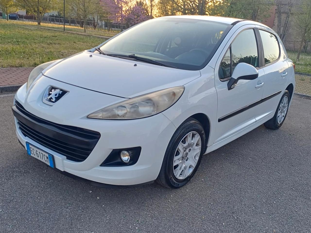 Peugeot 207 1.4 8V 75CV 5p. Energie Sport ECO GPL