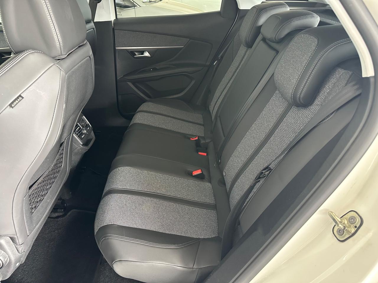 Peugeot 3008 BlueHDi 130 S&S Allure 2018