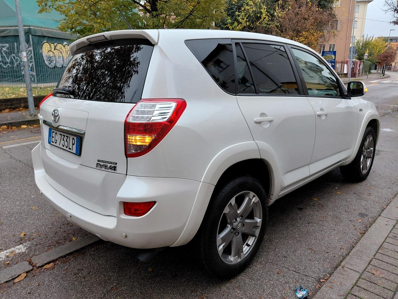 Toyota RAV4 Crossover 2.2 D-Cat A/T 150 CV Executive