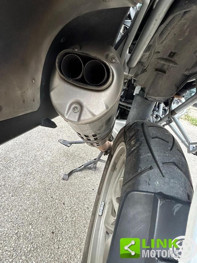 BMW R 1200 GS .