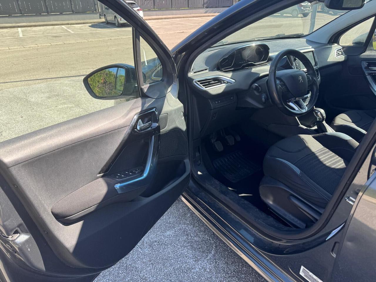 PEUGEOT 208 1.4 HDi 68 CV 5 Porte Allure – NAVIGATORE – 121.000 KM