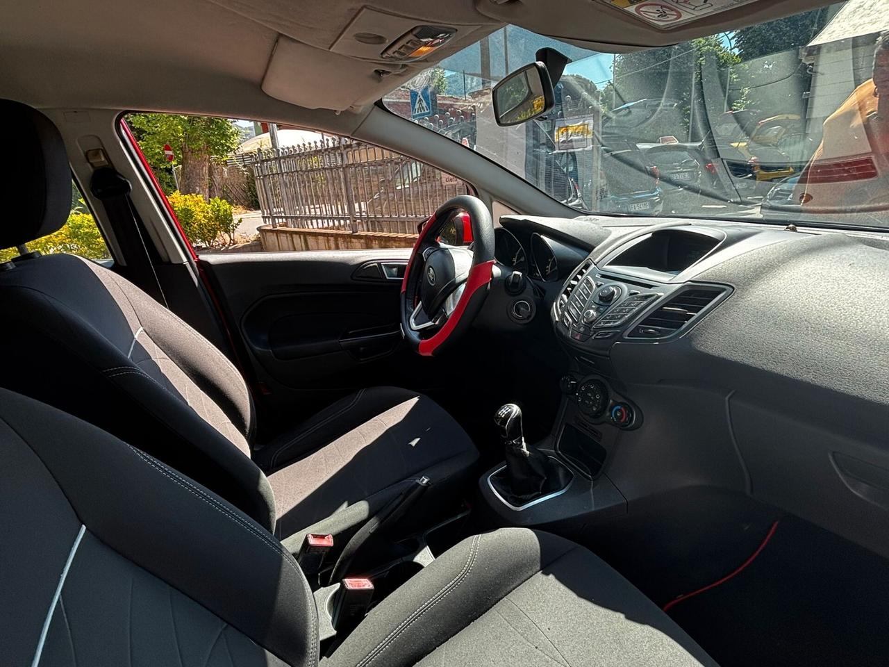 Ford Fiesta 1.5 TDCi 75CV 5 porte Titanium