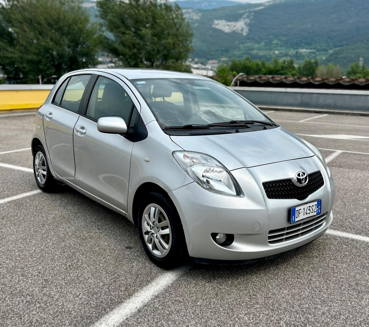 Toyota Yaris 1.3 Benzina 5 porte Neopatentati