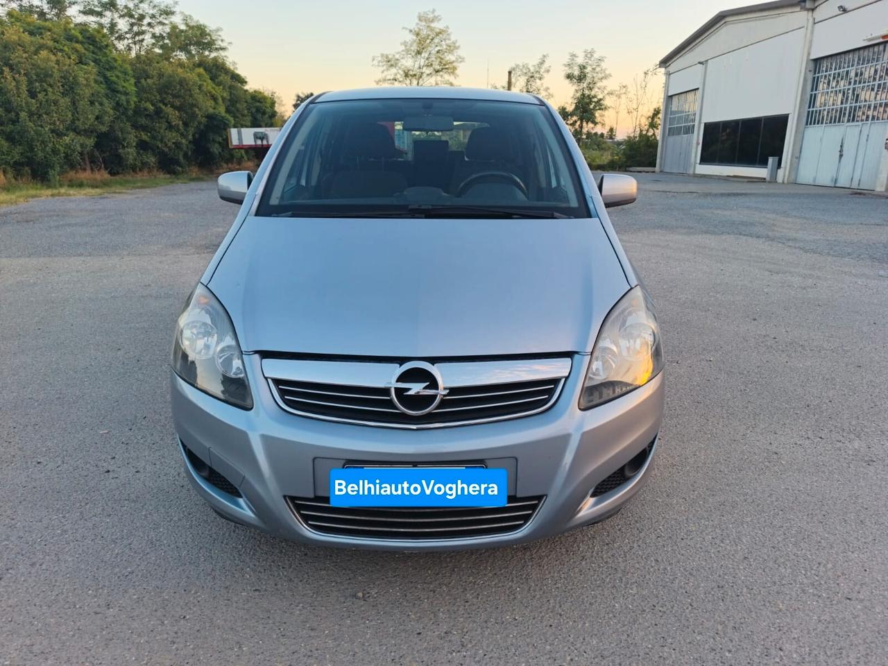 Opel Zafira 2010---1.7 Diesel 7 Posti