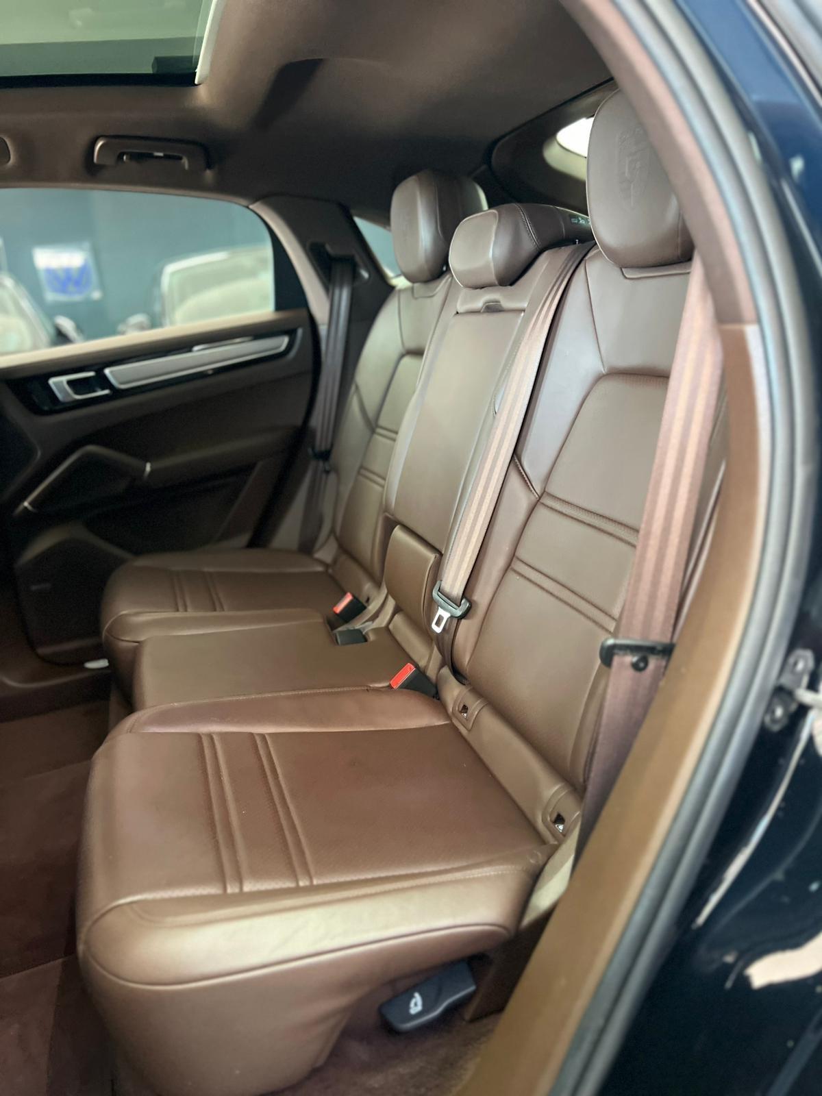 Porsche Cayenne Coupé 3.0 V6 Platinum Edition