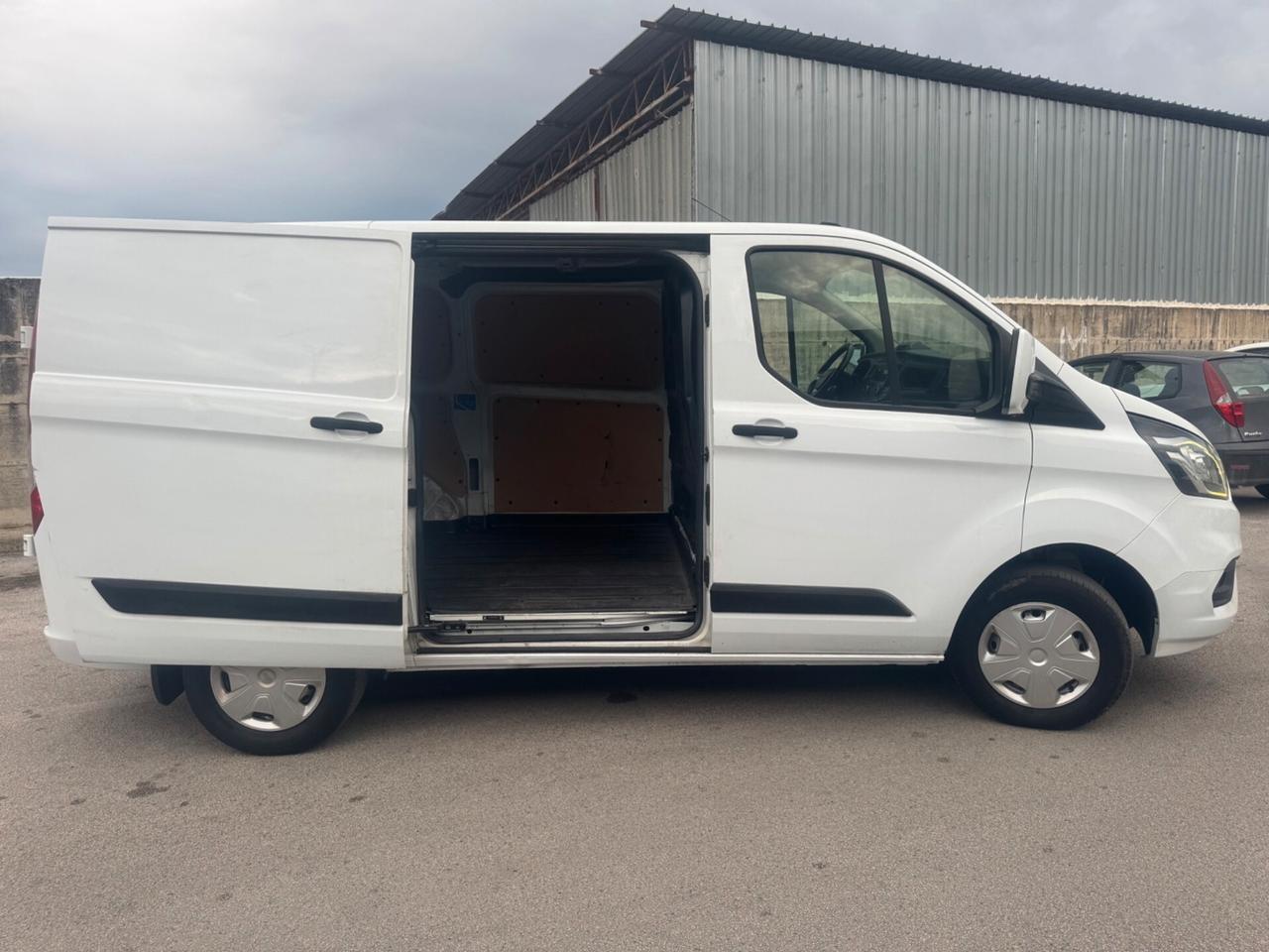 Ford Transit Custom 280 2.0 EcoBlue Hybrid 130 PC Furg. Titanium