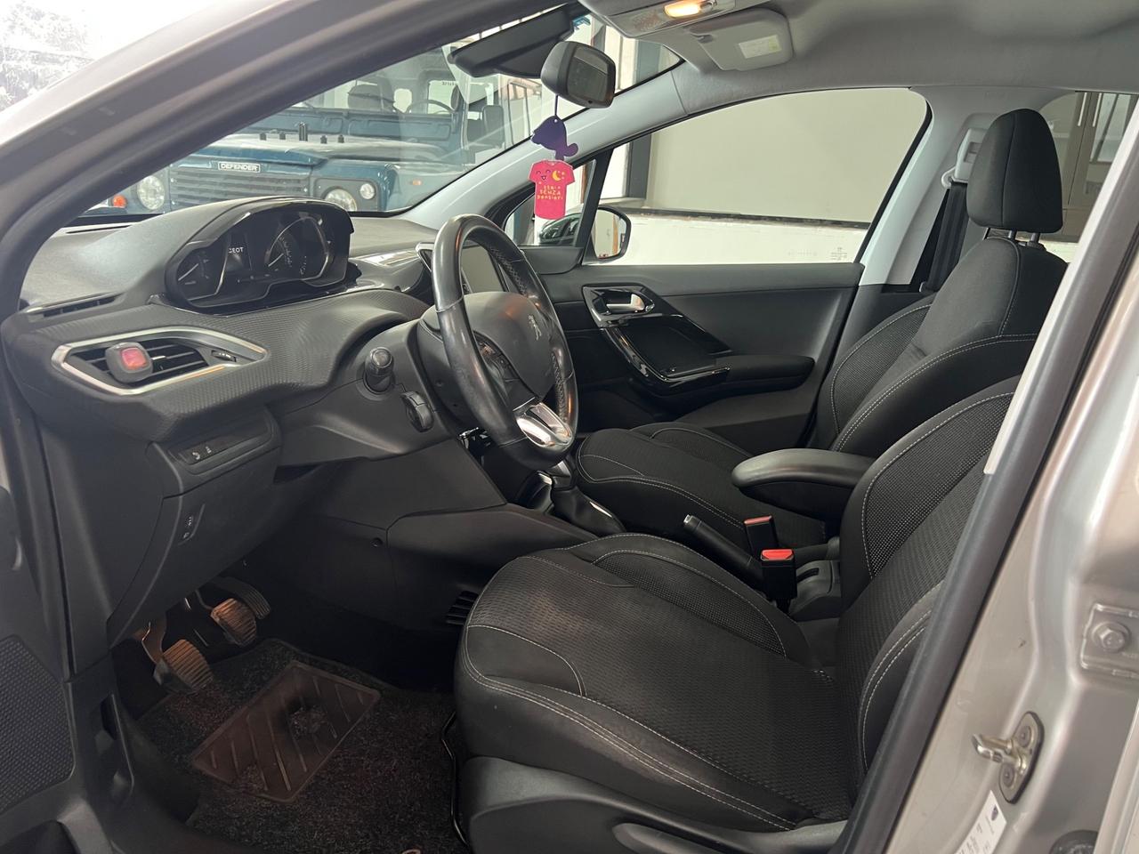 Peugeot 208 PureTech 82 5 porte Allure
