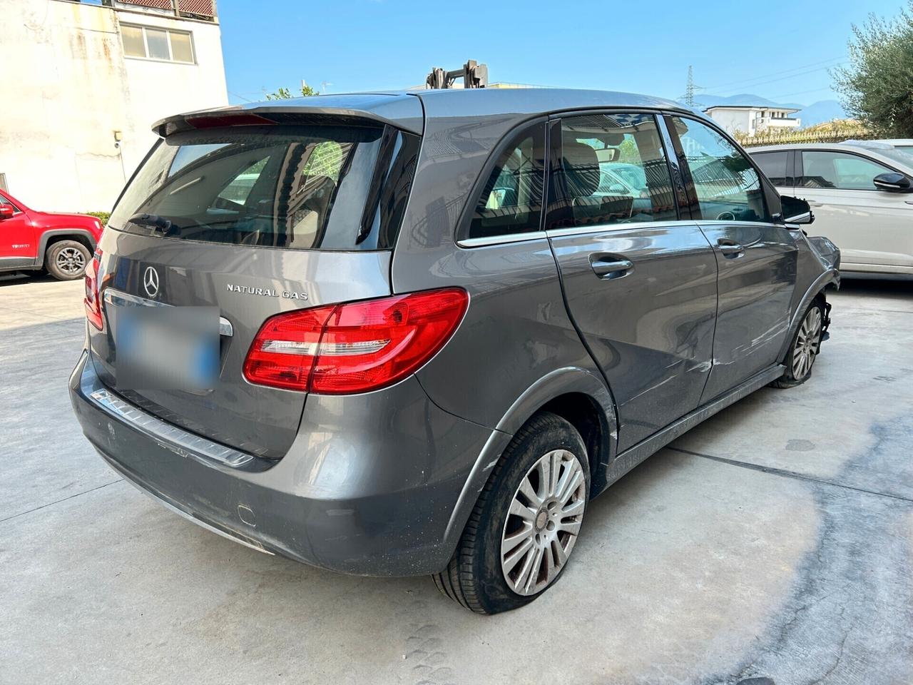 Mercedes-benz B 200 NGD - 2014 Incidentata