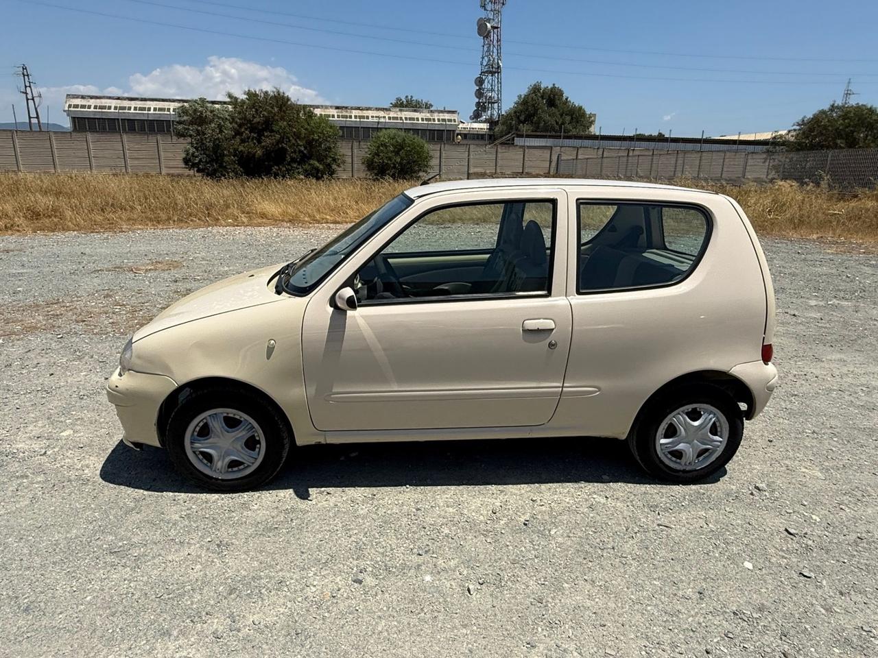 Fiat 600 1.1 benz.-Pochi km- Neopatentati