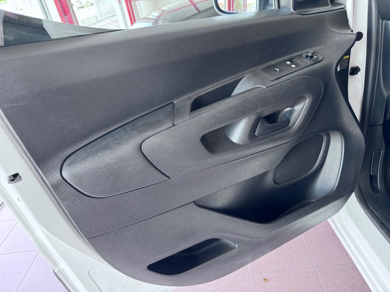 Peugeot Partner BlueHDi 100 S&S PC Furgone Pro