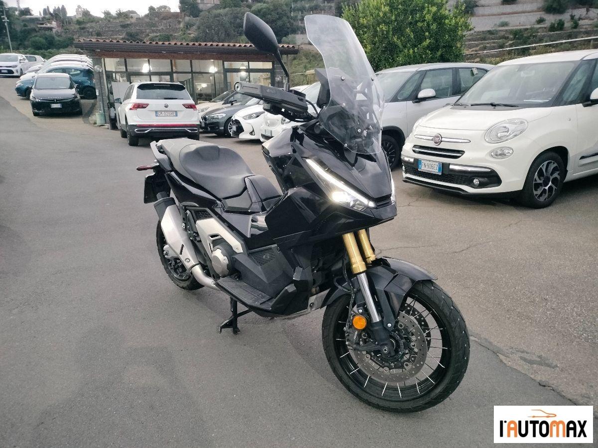 Honda - X-ADV 750 -