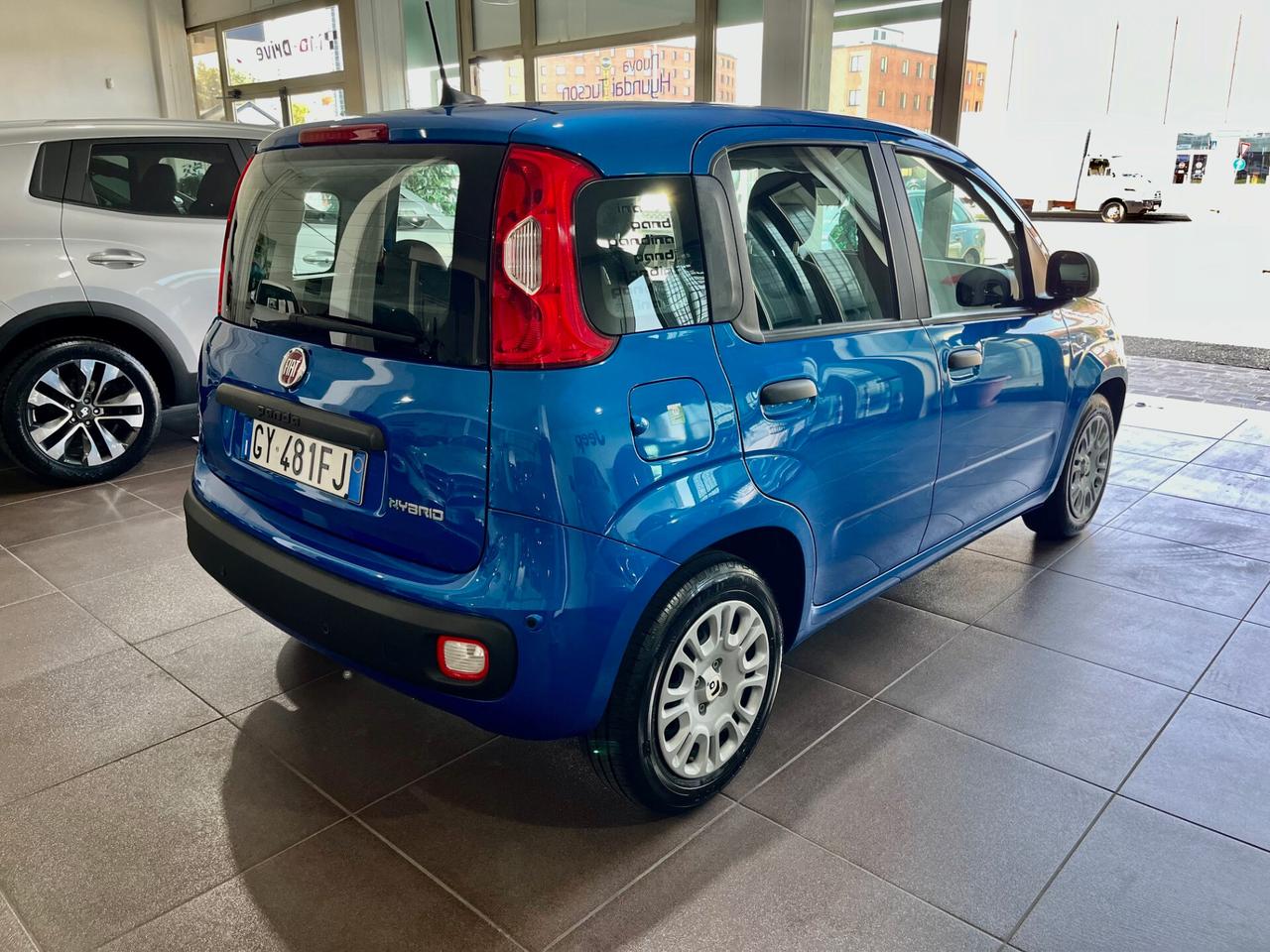 Fiat Panda 1.0 Hybrid Pandina 18000 KM