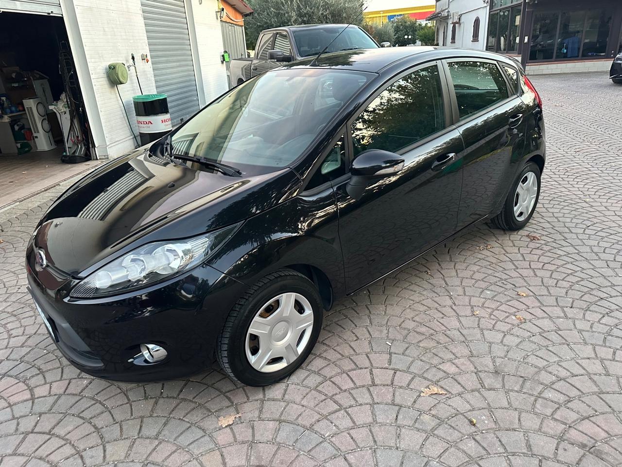 Ford Fiesta 1.2 60CV 5 porte Titanium G P L BELLISSIMA SOLO 134.000 KM IDONEA PER NEO0PATENTATII PERMUTABILE