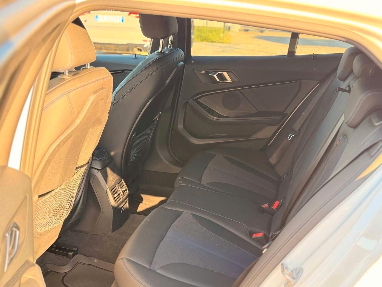 Bmw 118 118d 5p. Msport