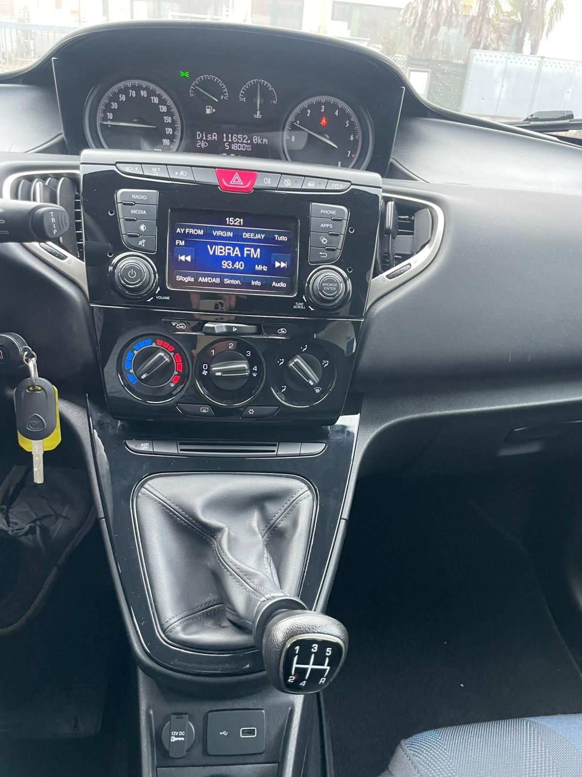 Lancia Ypsilon 1.2 69 CV 5 porte Platinum 51.000 km