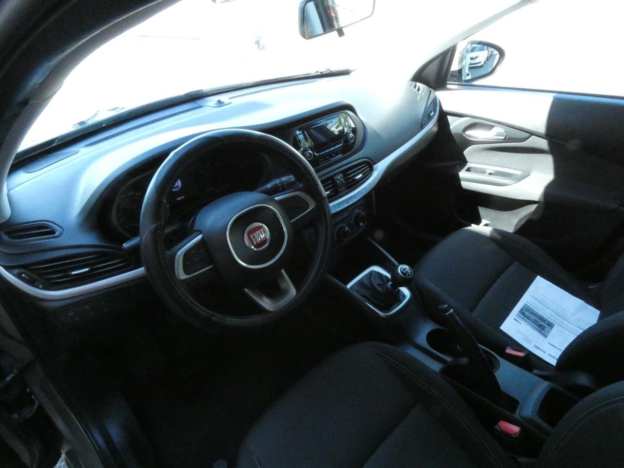 FIAT Tipo (2015-->) Tipo 1.6 Mjt S&S SW Easy Bu...