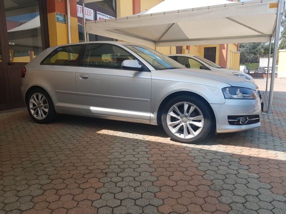 Audi A3 1.6 TDI 105 CV CR Ambiente