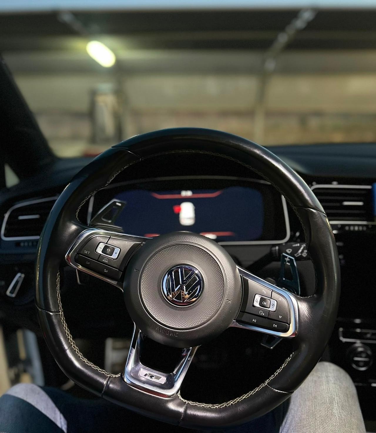 VOLKSWAGEN GOLF 7.5 R-LINE PERFORMANCE DSG – FULL OPTIONAL