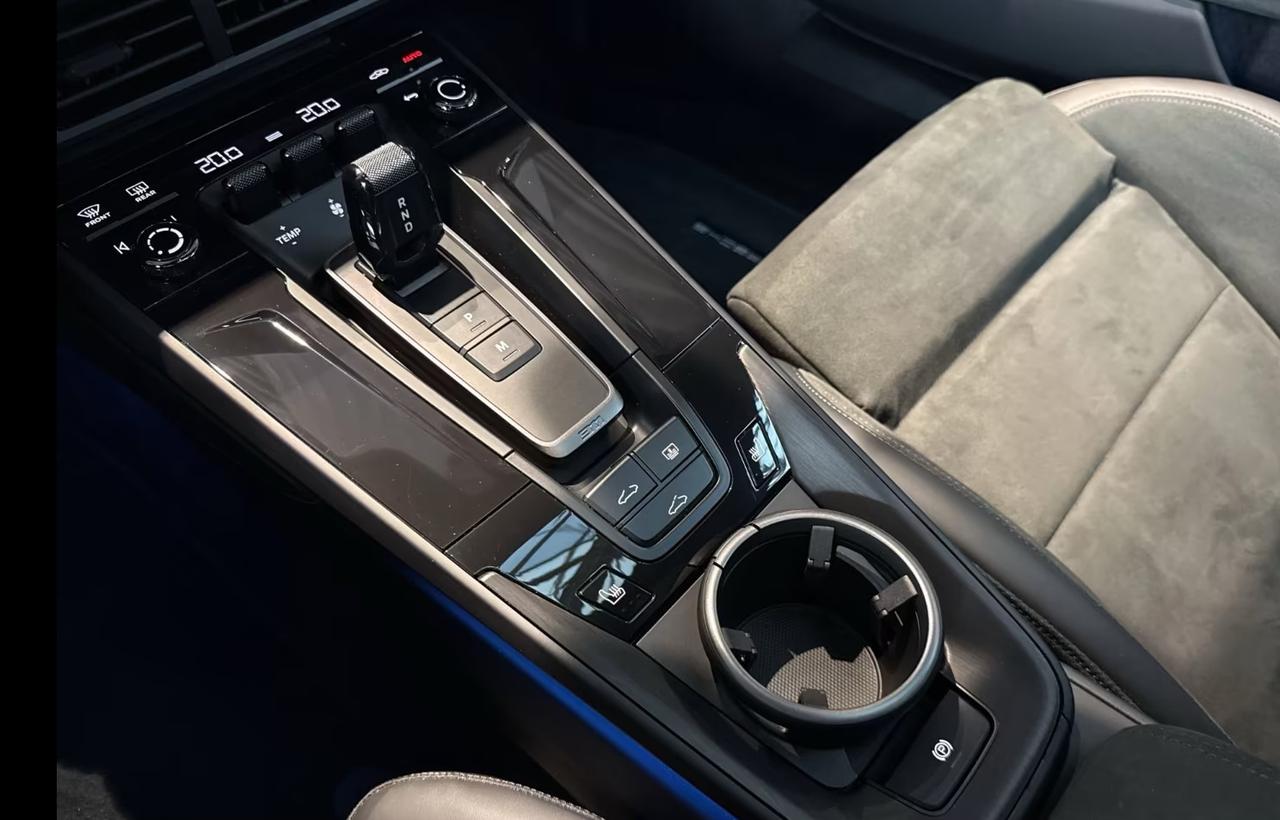 Porsche 911 Coupe 3.6 Carrera GTS auto