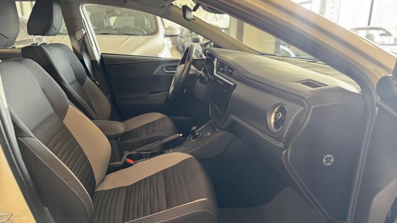 Toyota Auris Touring Sports 1.8 Hybrid Lounge