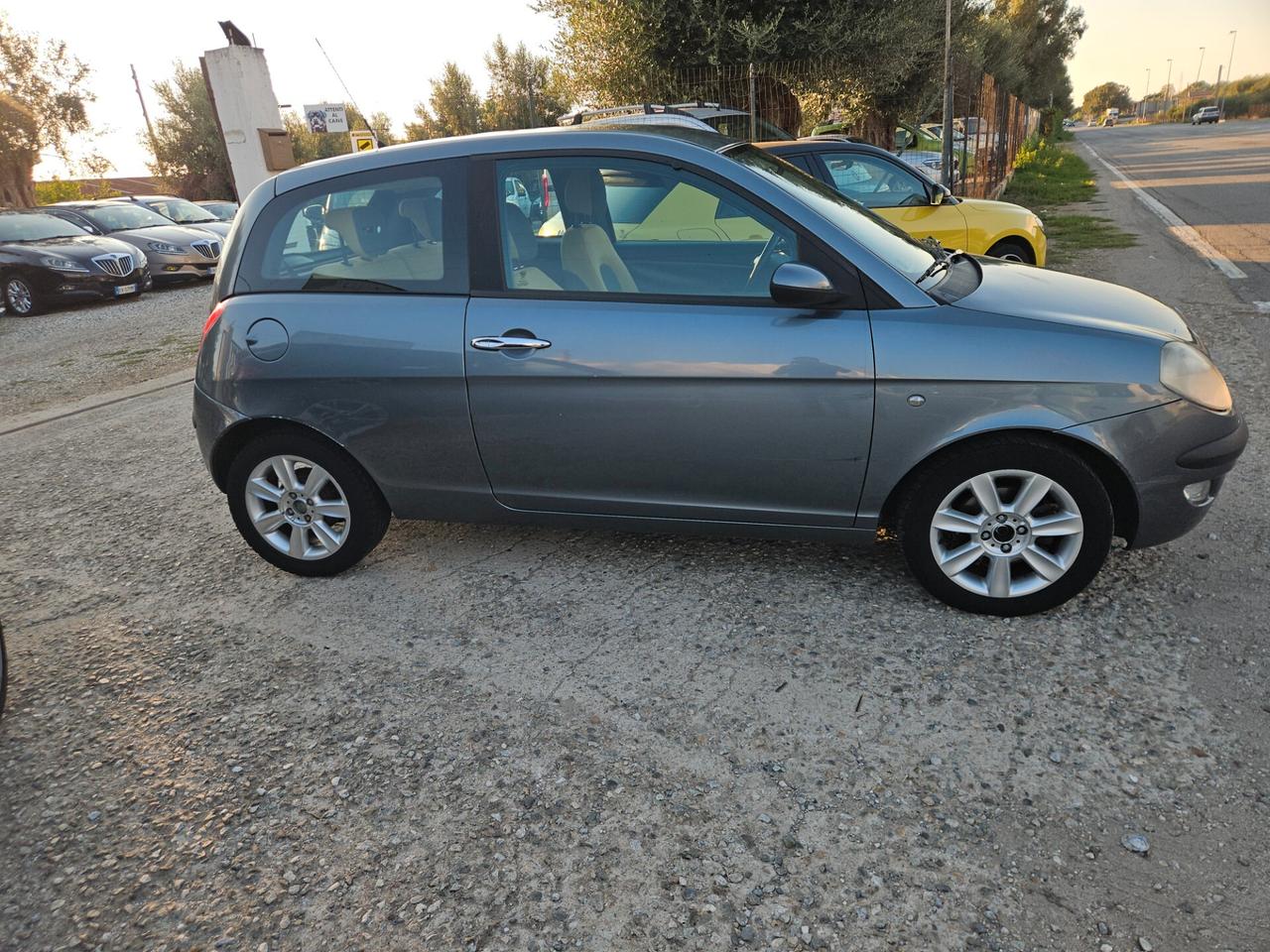 Lancia Ypsilon 1.2 16V Platino