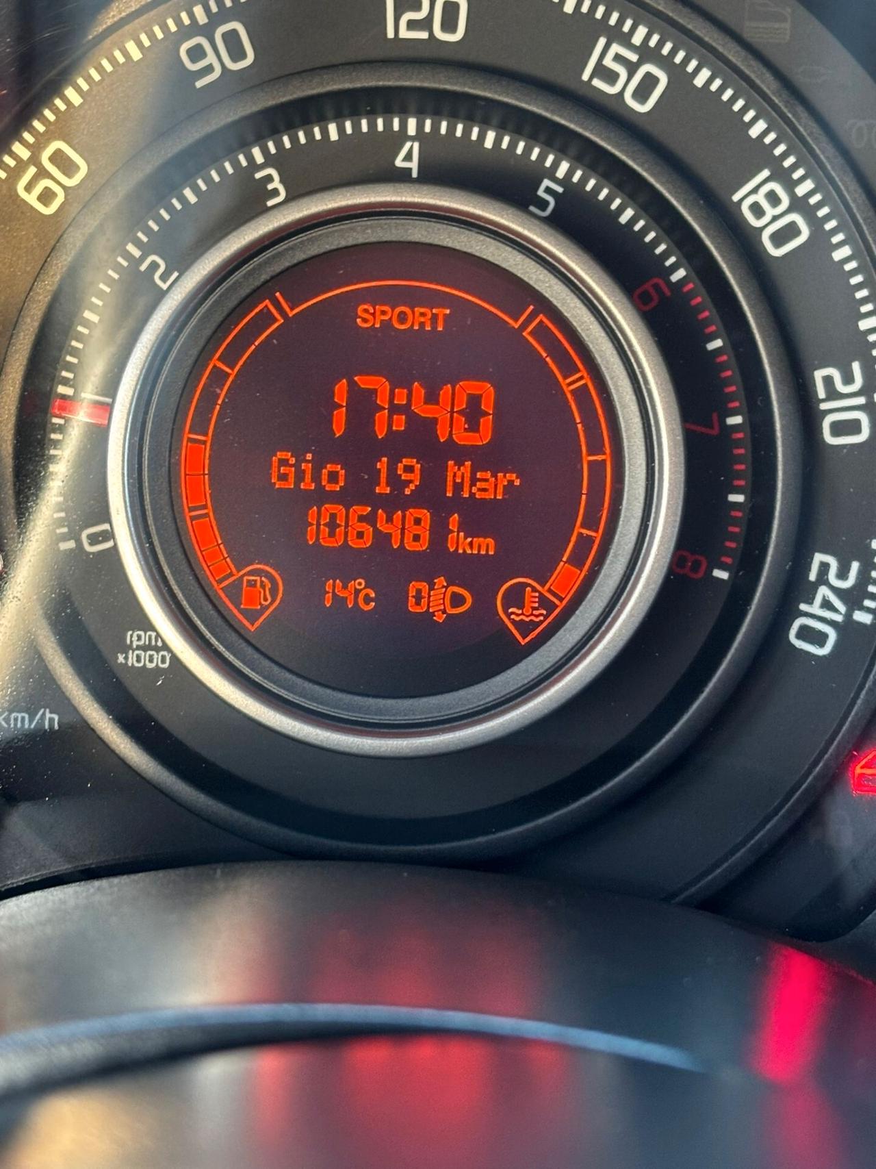 Abarth 500 1.4 Turbo T-Jet Custom