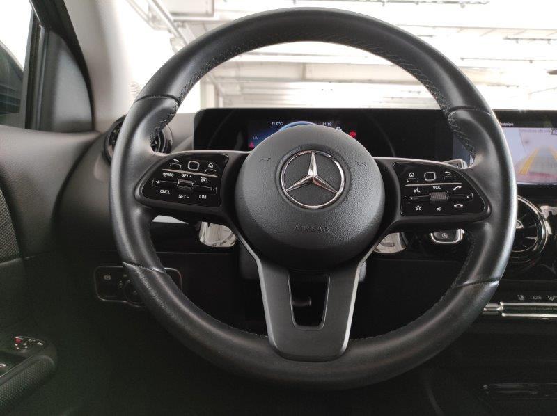 Mercedes-Benz GLA (H247) - GLA 200 d Automatic Business