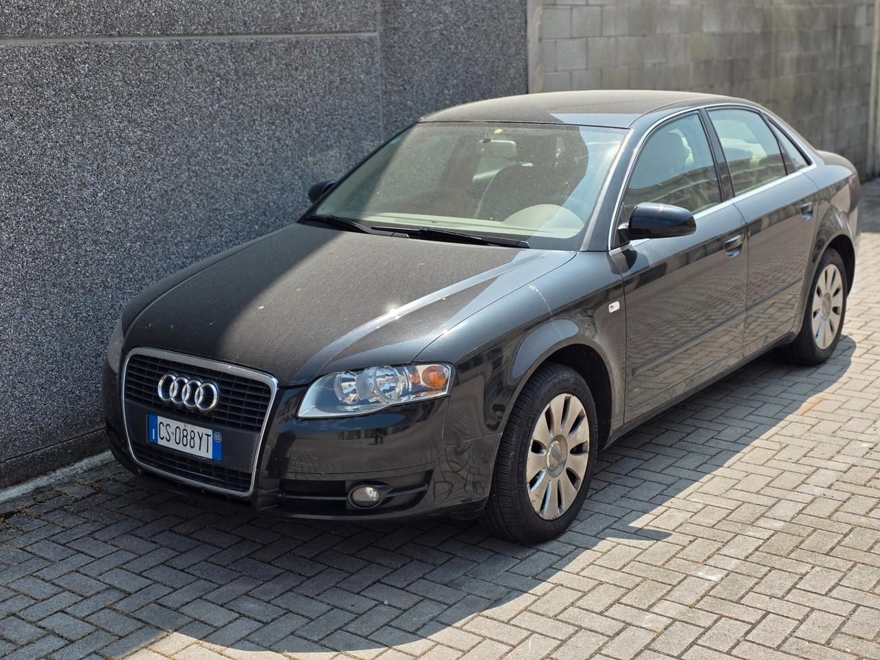Audi A4 2.0cc; 148.000Km; *PER OP/PROFESS. SETTORE*