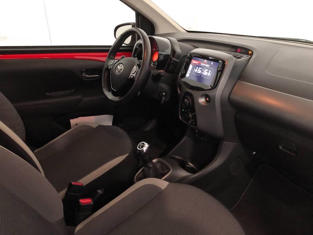 Toyota Aygo 5 Porte 1.0 VVT-i x-play