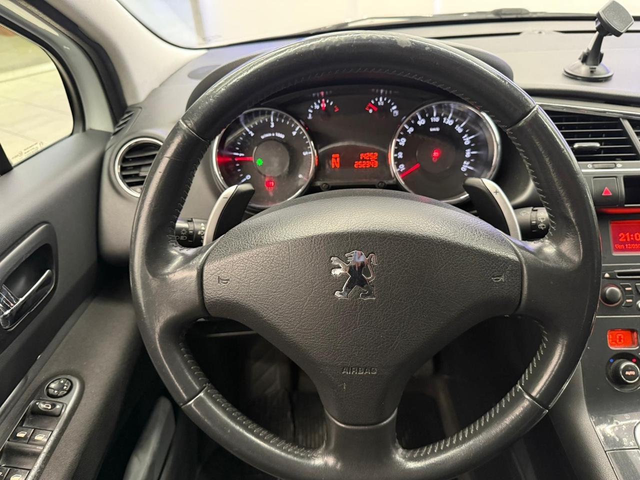 Peugeot 3008 1.6 HDi 112CV cambio robotizzato Tecno