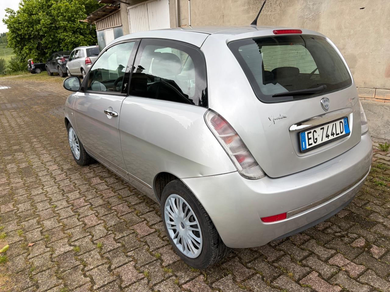Lancia Ypsilon 1.2 BENZINA 2011