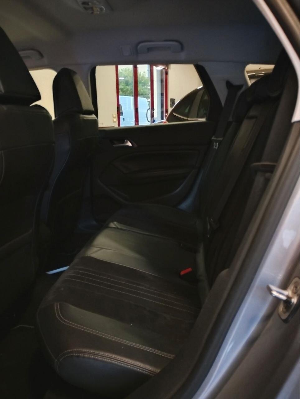 Peugeot 308 BlueHDi 150 S&S SW Allure