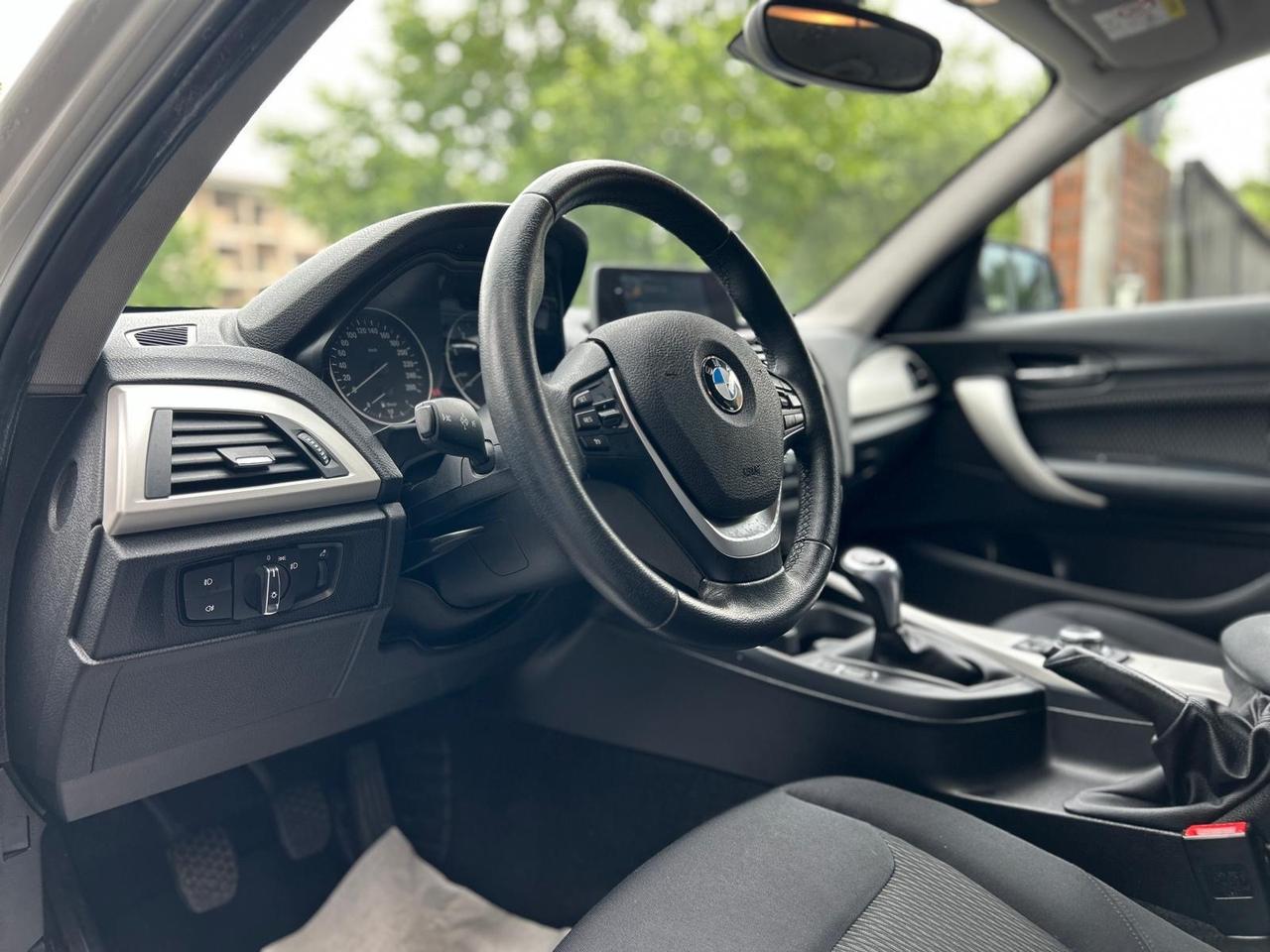 Bmw 120 120d 5p. Unique