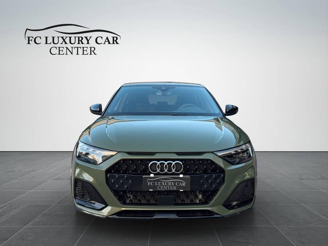 Audi A1 1.0 116CV Identity Contrast S Line Interno S tronic
