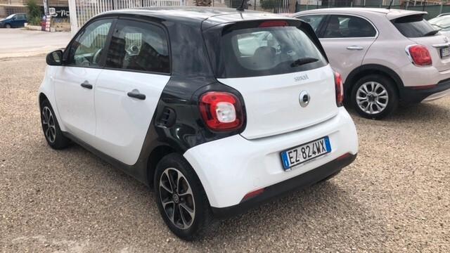 Smart ForFour 70 1.0 twinamic Youngster