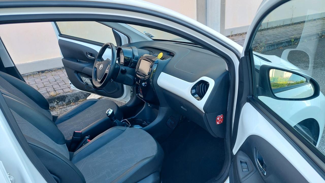 Toyota Aygo 1.0 VVT-i 69 CV Cabrio .NEOPATENTATI..