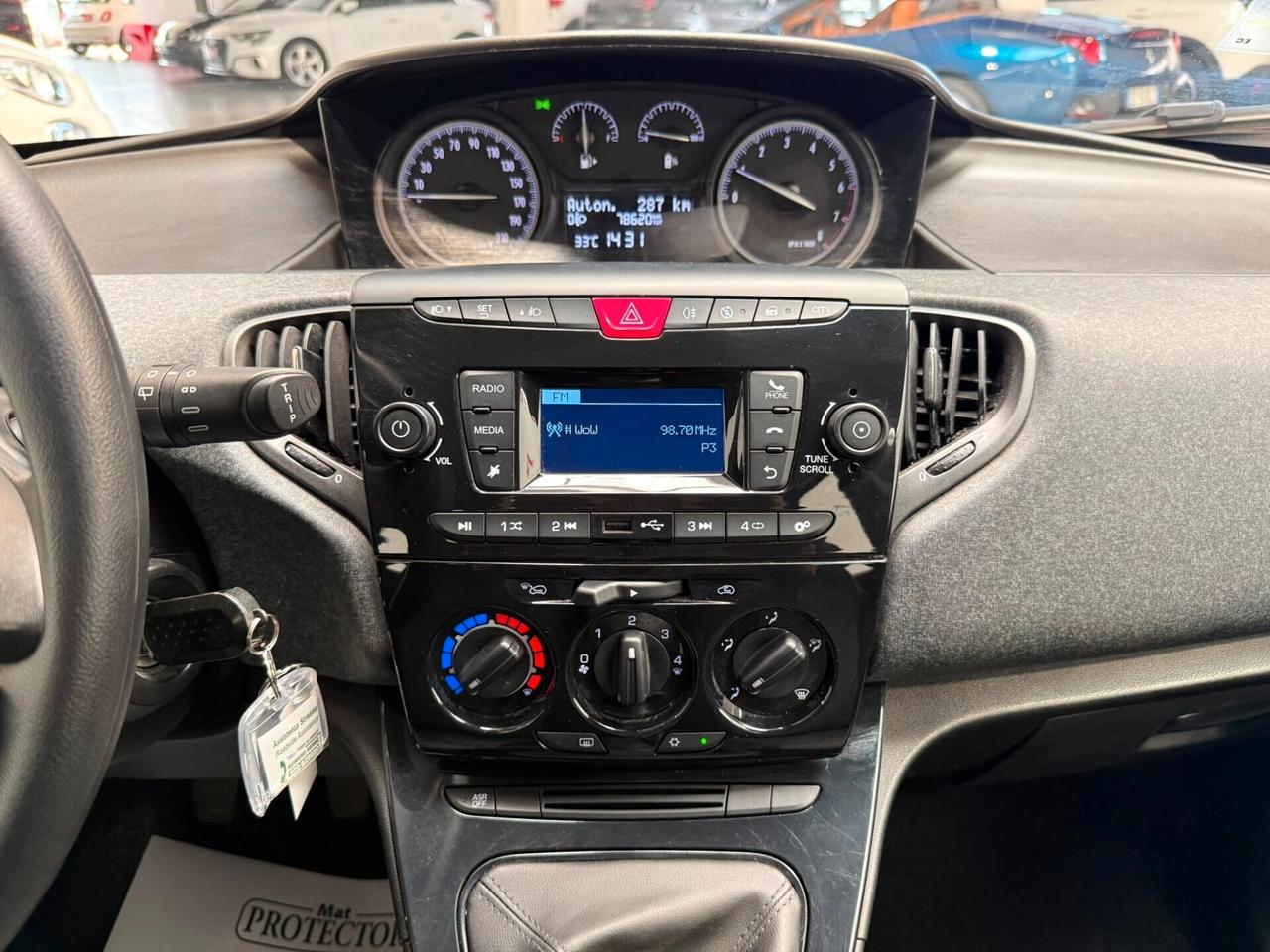 Lancia Ypsilon 1.0 FireFly 5 porte S&S Hybrid Silver